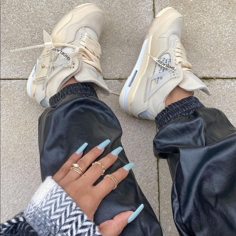 Meet your Posher, Ella